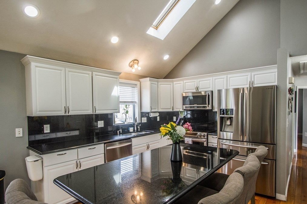 19 Matteo St, Worcester MA  01606-1178 exterior