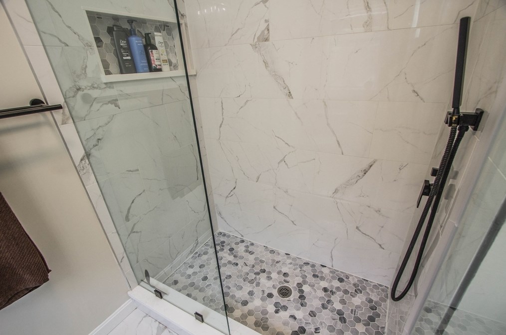 19 Matteo St, Worcester MA  01606-1178 exterior