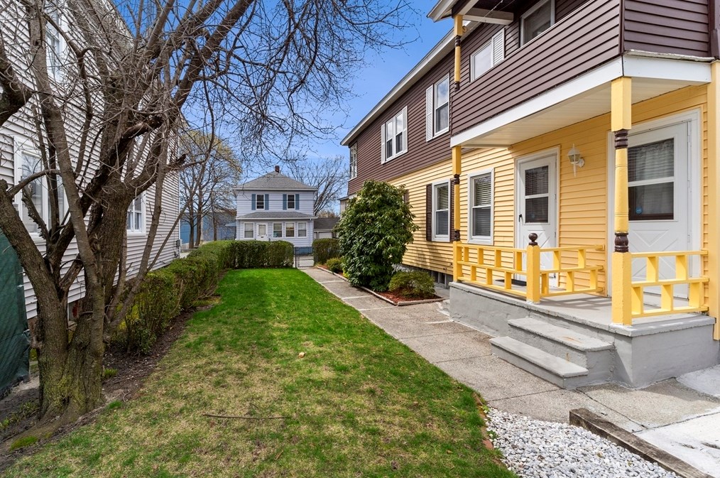 496 Concord St, Lowell MA 01852-3624 exterior