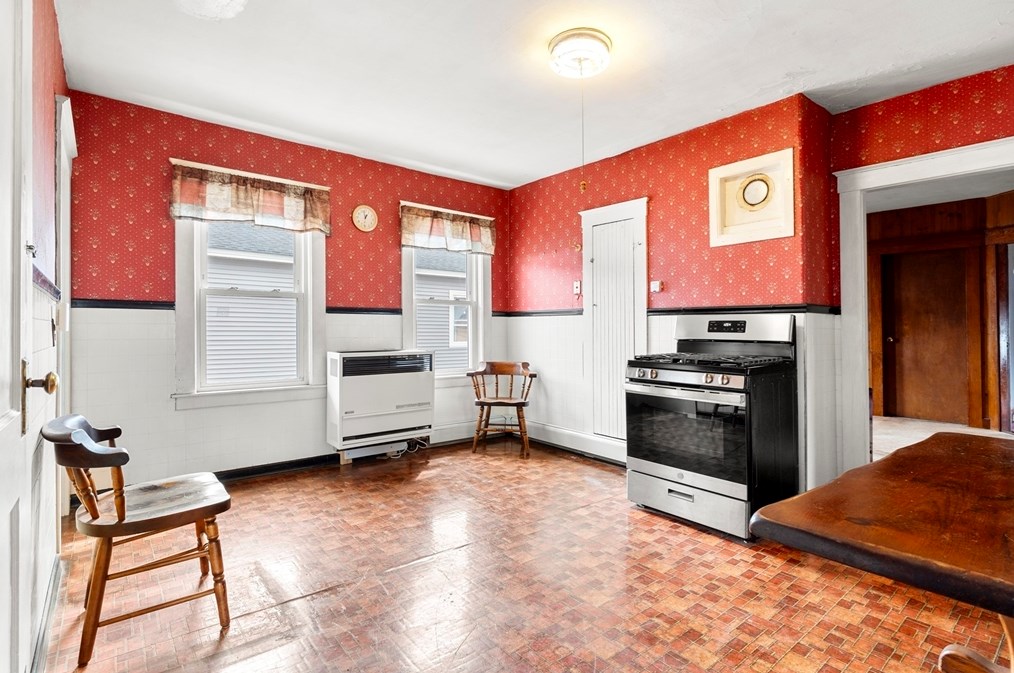 496 Concord St, Lowell MA 01852-3624 exterior