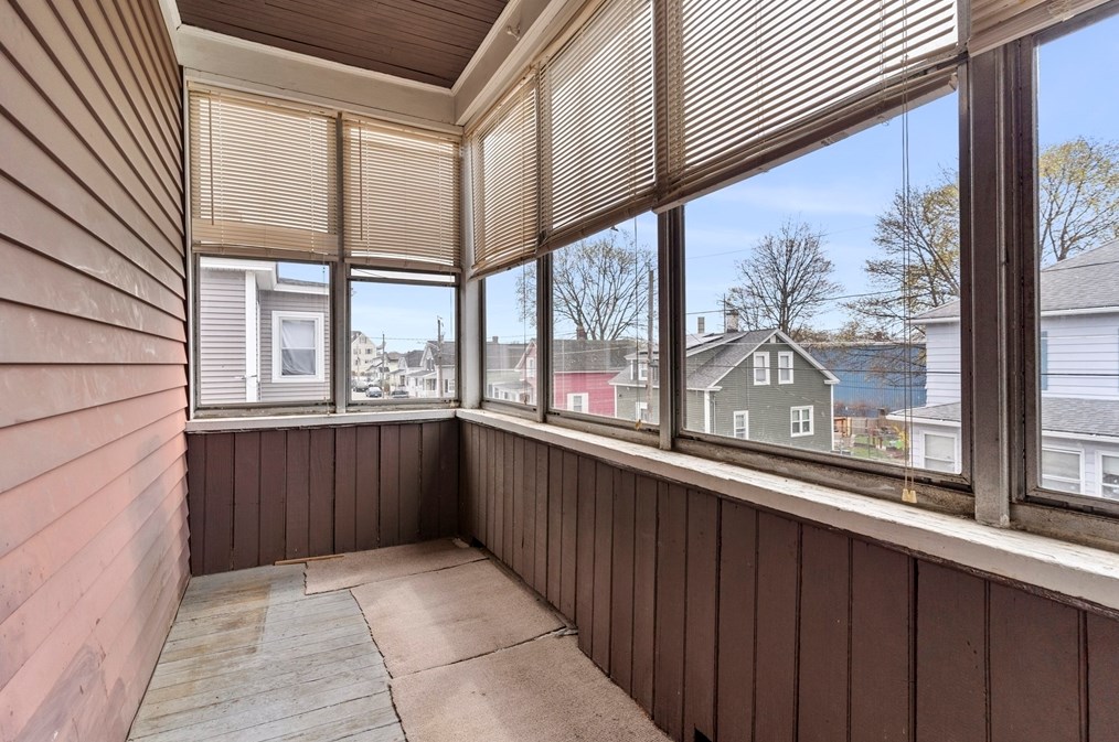 496 Concord St, Lowell MA 01852-3624 exterior