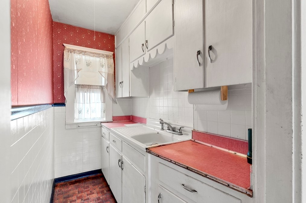 496 Concord St, Lowell MA 01852-3624 exterior