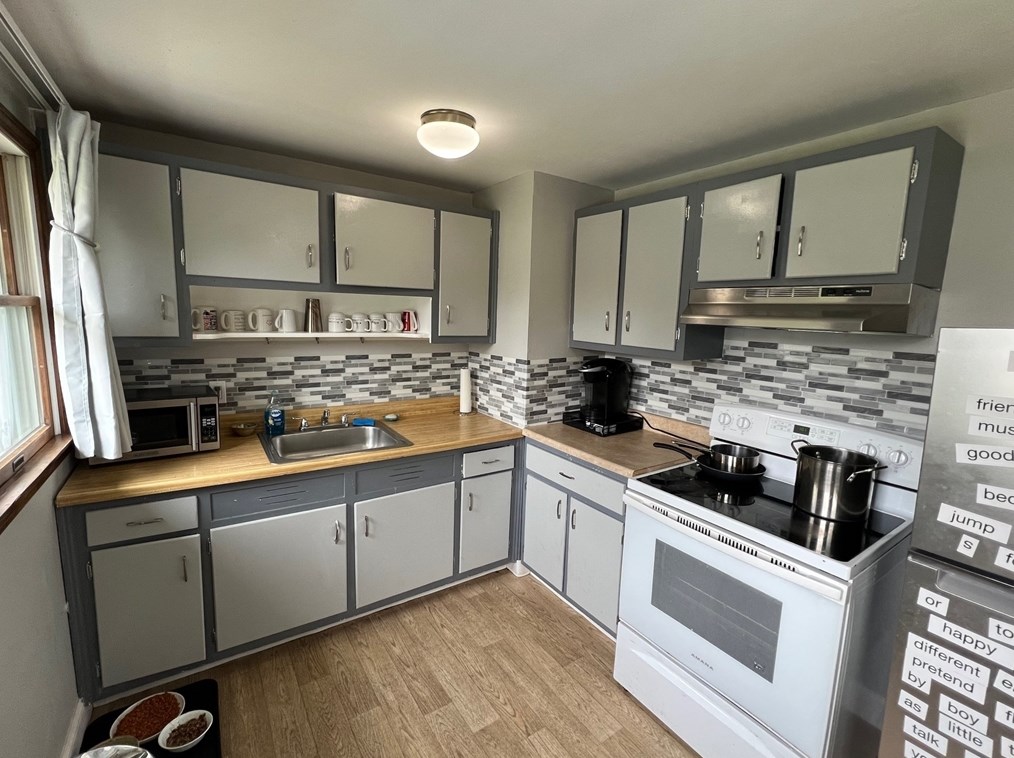 1 Fayette Rd, Bedford MA  01730-2504 exterior