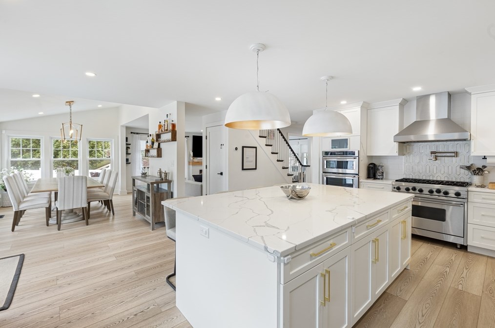 62 Beaufort Ave, Needham MA 02492-3804 exterior