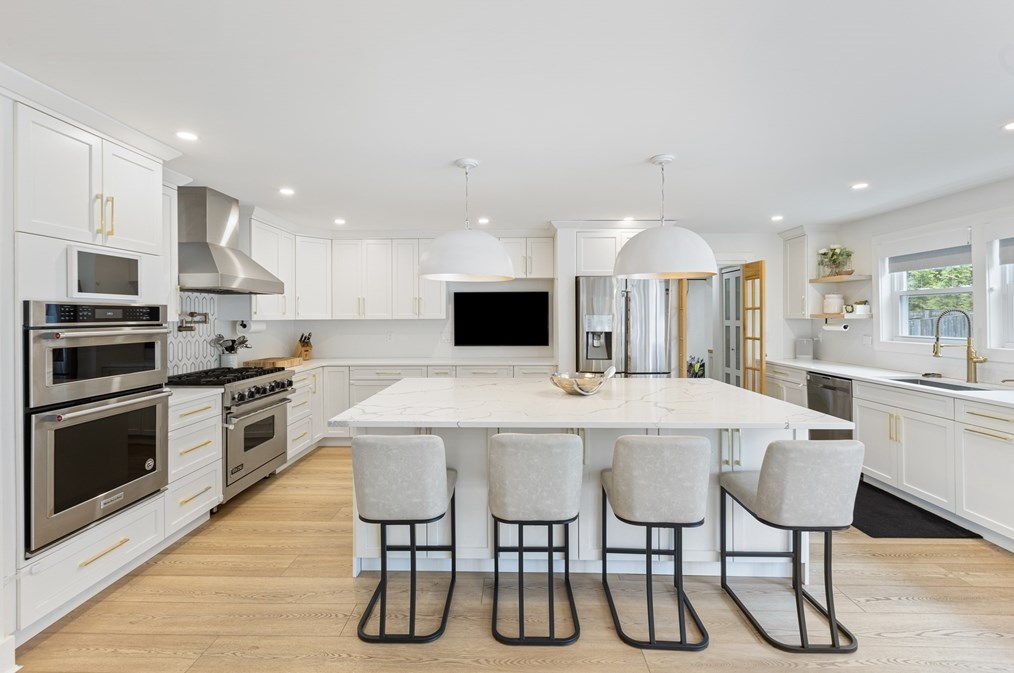 62 Beaufort Ave, Needham MA 02492-3804 exterior