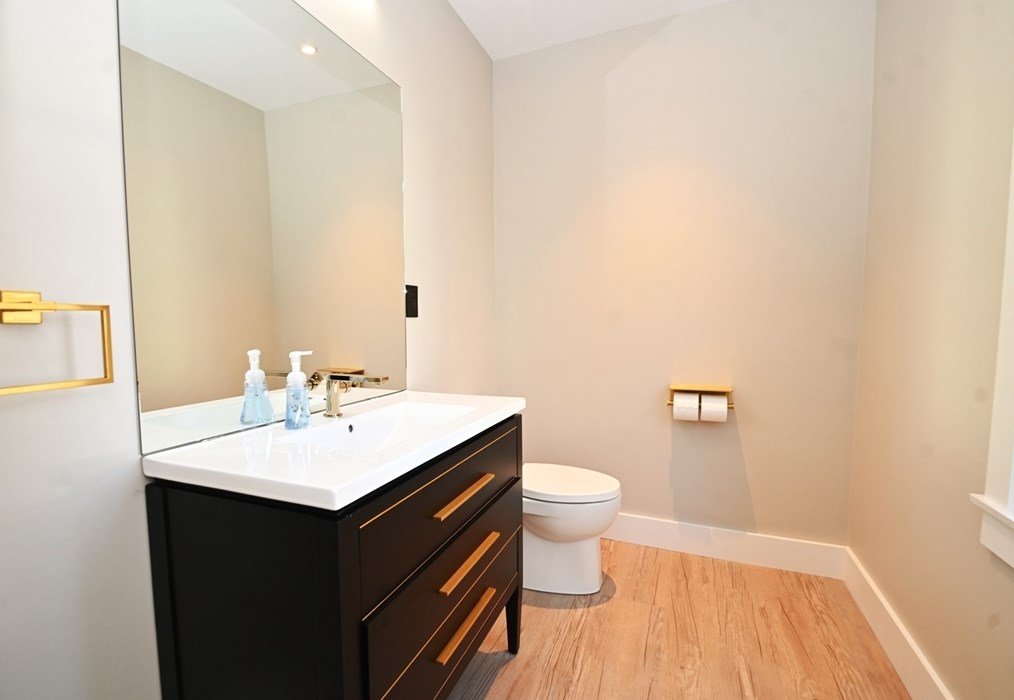 21 Cornelius Way, Cambridge MA  02141-1439 exterior