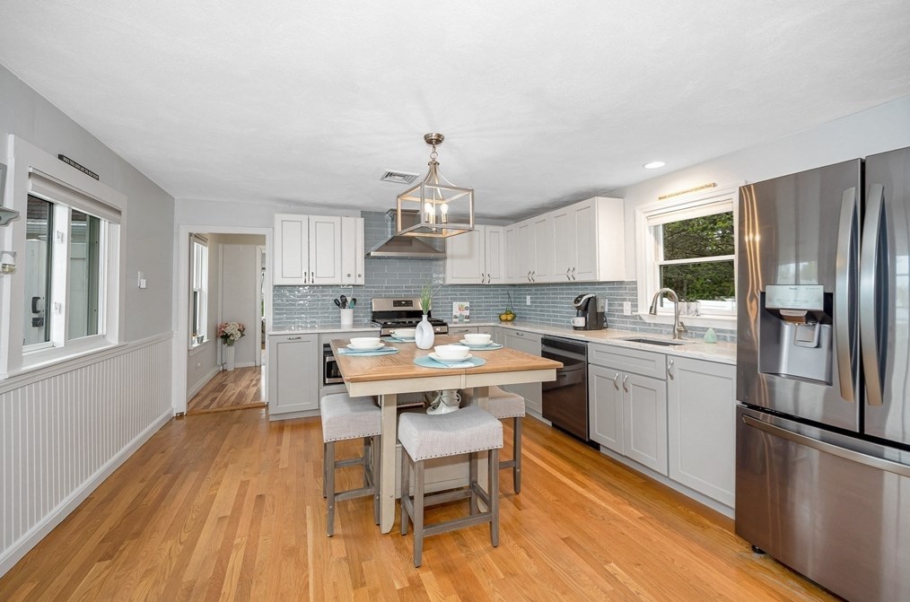 108 Pearl St, Reading MA  01867-1733 exterior