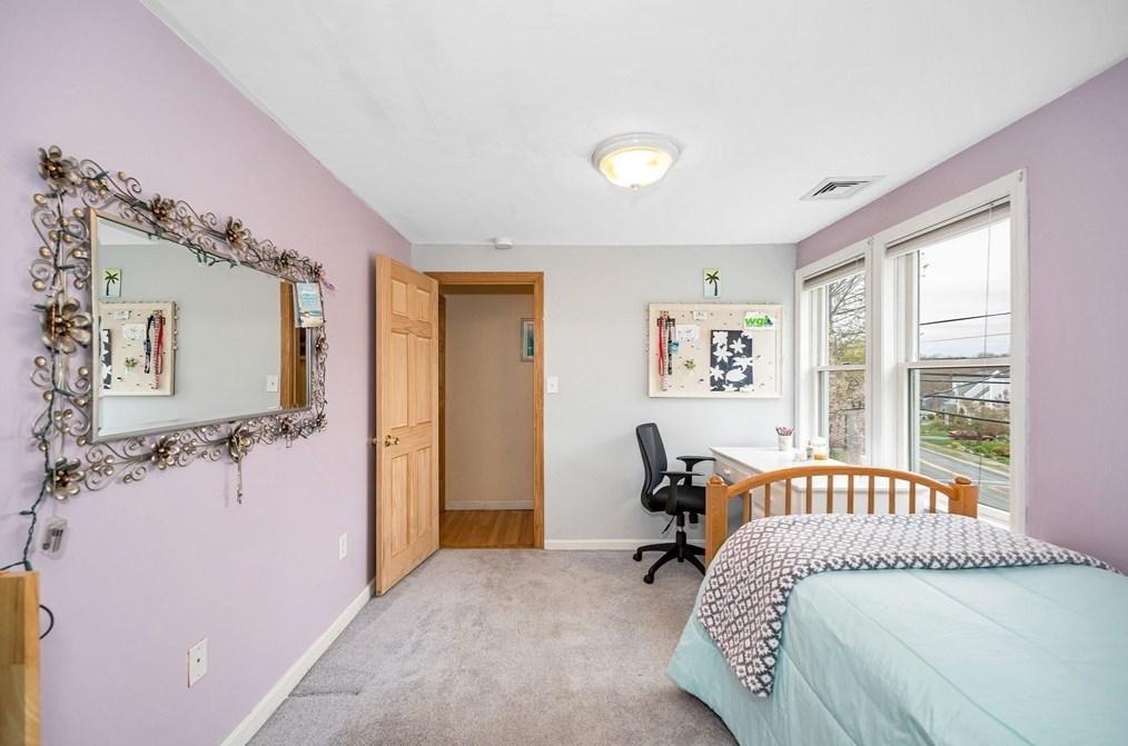 108 Pearl St, Reading MA  01867-1733 exterior