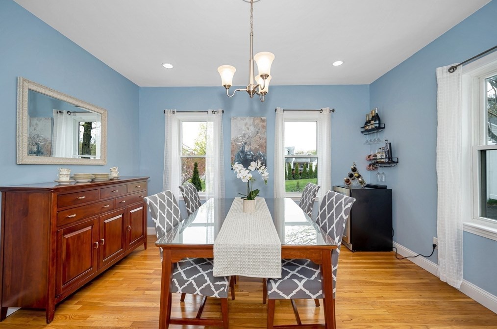 108 Pearl St, Reading MA  01867-1733 exterior