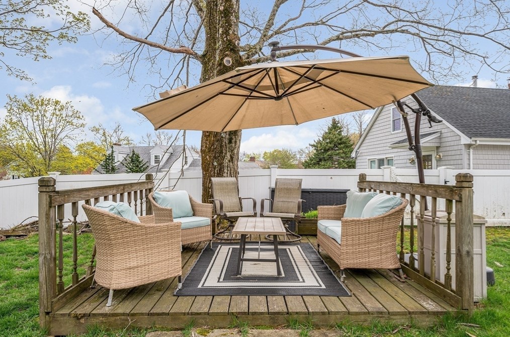 108 Pearl St, Reading MA  01867-1733 exterior