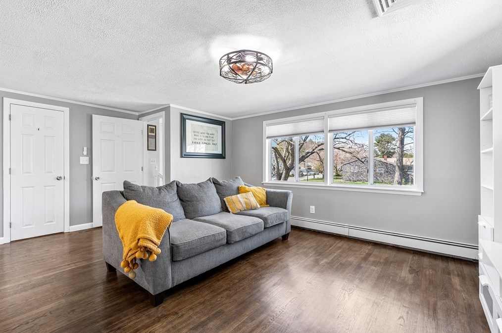 243 Myricks St, Taunton MA 02718-1427 exterior