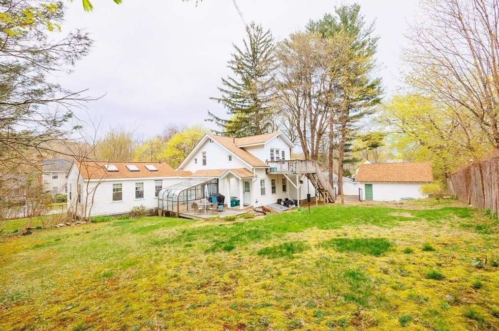 692 Grove St, Worcester MA 01605-2603 exterior