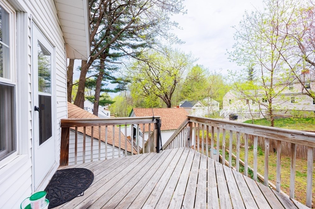 692 Grove St, Worcester MA 01605-2603 exterior