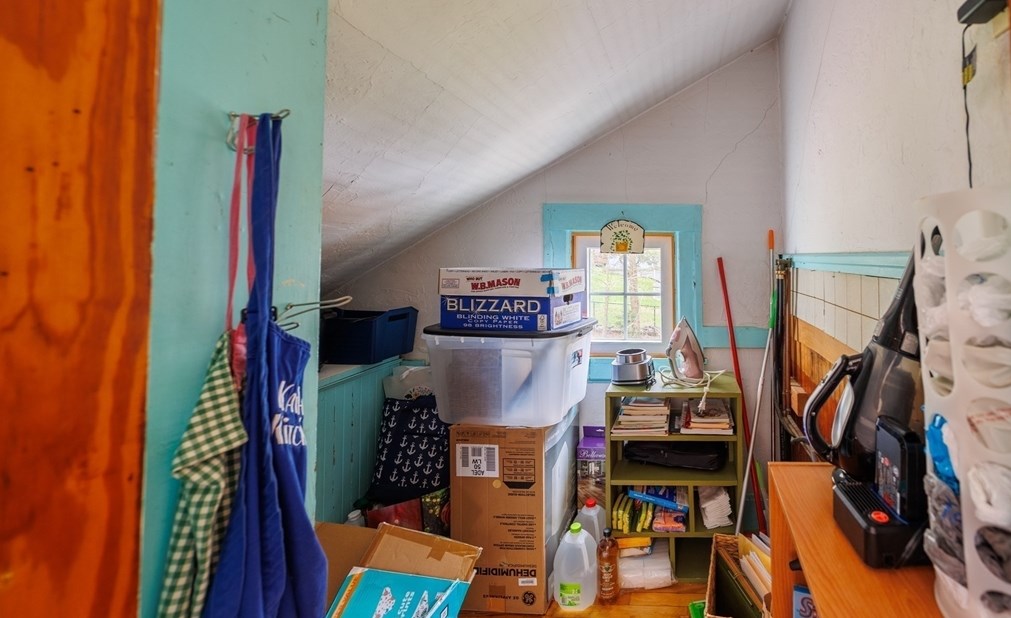 692 Grove St, Worcester MA 01605-2603 exterior