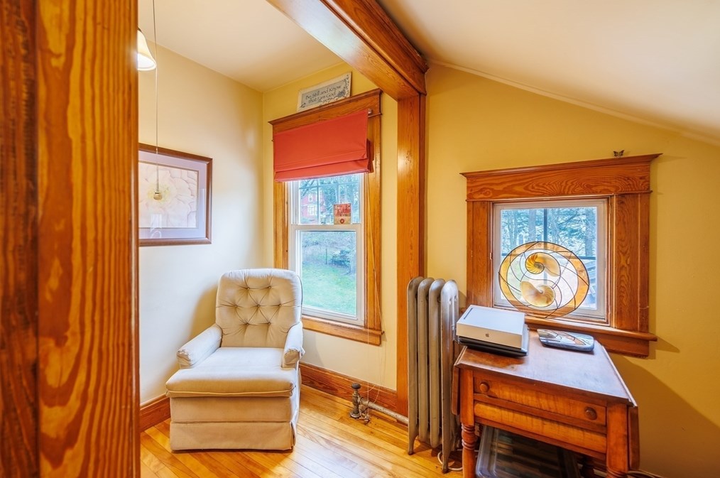 692 Grove St, Worcester MA 01605-2603 exterior