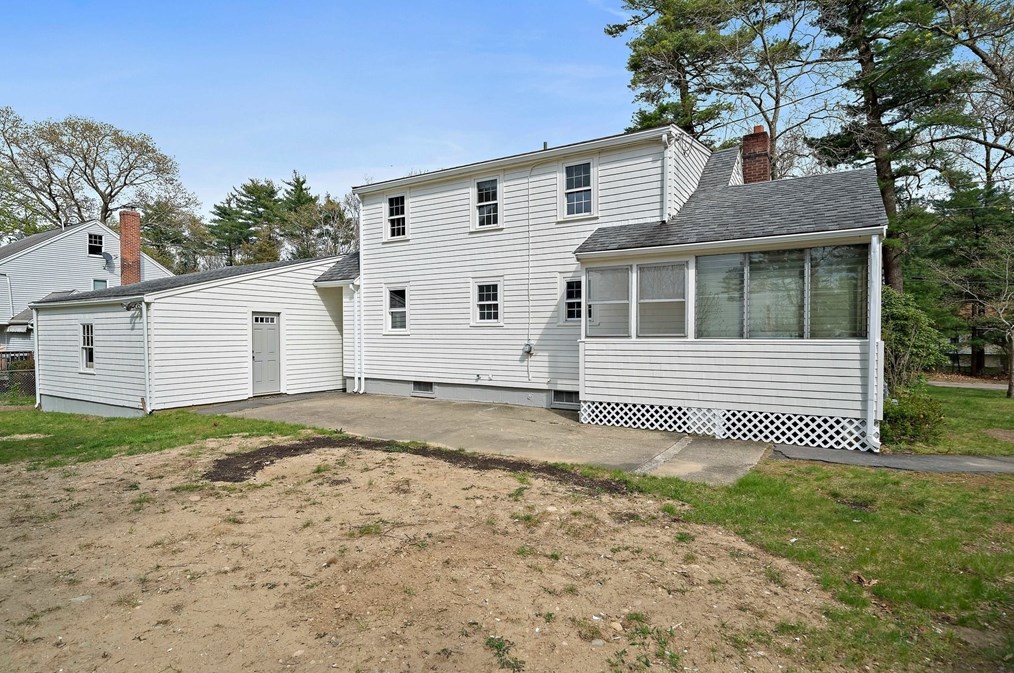 41 Wampatuck St, Pembroke MA  02359-2430 exterior