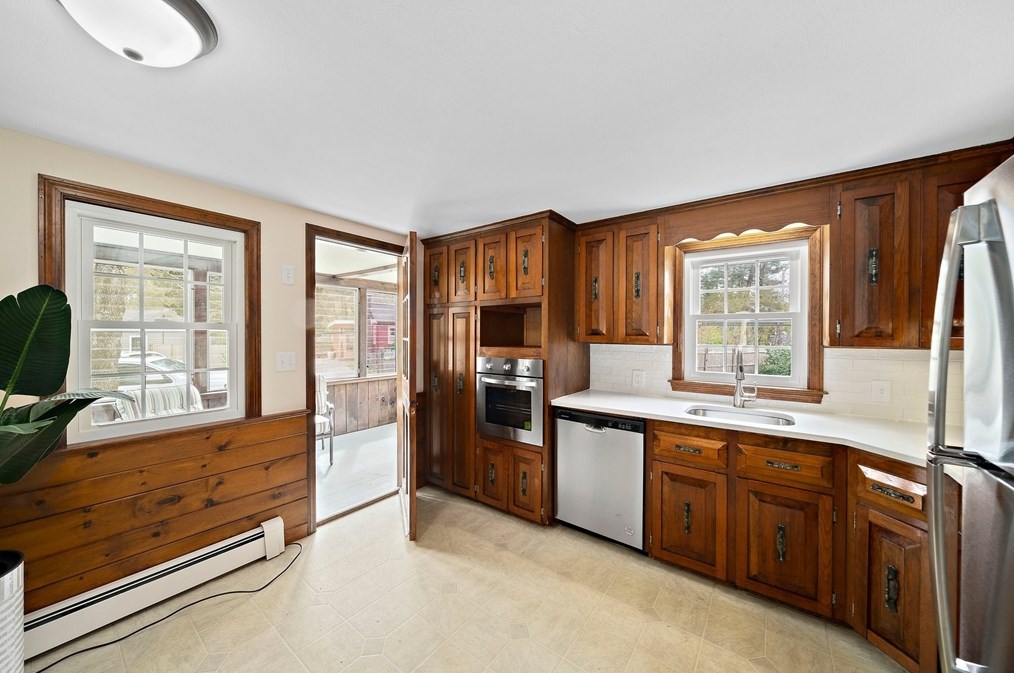 41 Wampatuck St, Pembroke MA  02359-2430 exterior