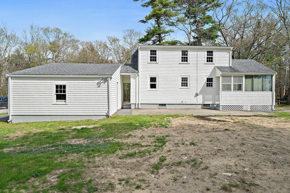 41 Wampatuck St, Pembroke MA  02359-2430 exterior