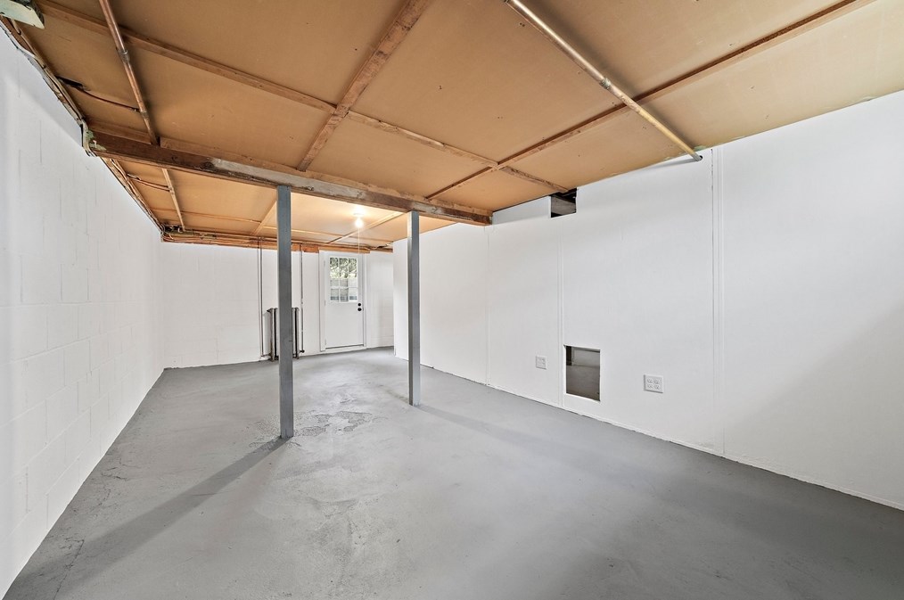 41 Wampatuck St, Pembroke MA  02359-2430 exterior