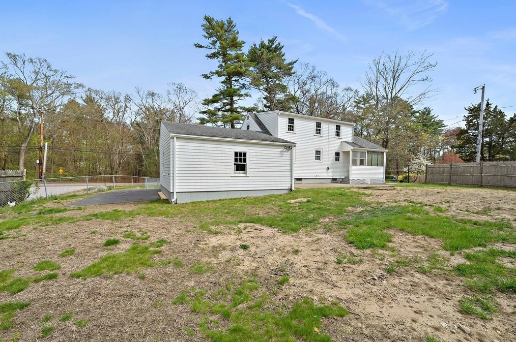 41 Wampatuck St, Pembroke MA  02359-2430 exterior