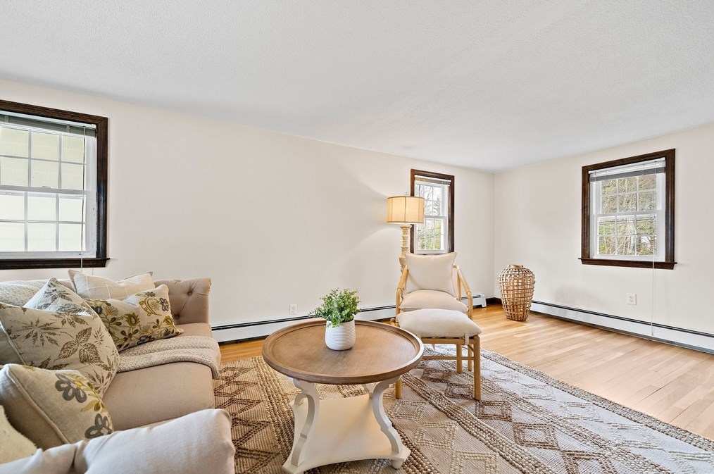 41 Wampatuck St, Pembroke MA  02359-2430 exterior