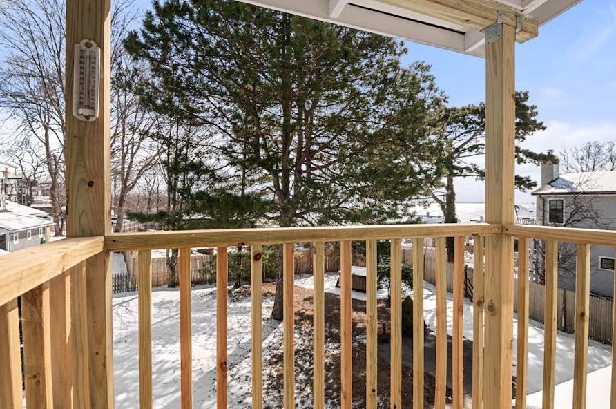 27 Ocean St, Nahant MA 01908-1337 exterior