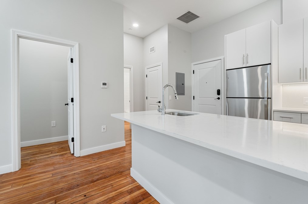 163 Chestnut St, Chelsea MA  02150-3840 exterior