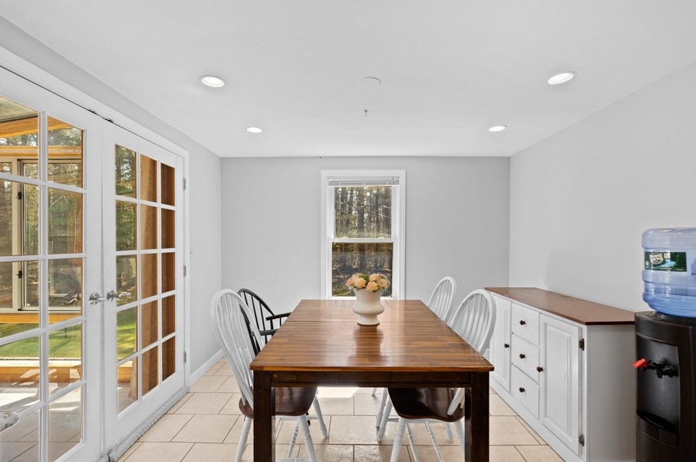 235 Pleasant St, Hanover MA  02339-1840 exterior