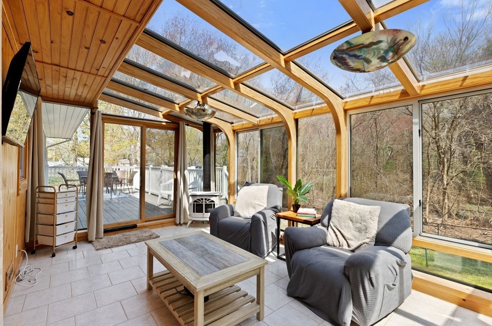 235 Pleasant St, Hanover MA  02339-1840 exterior