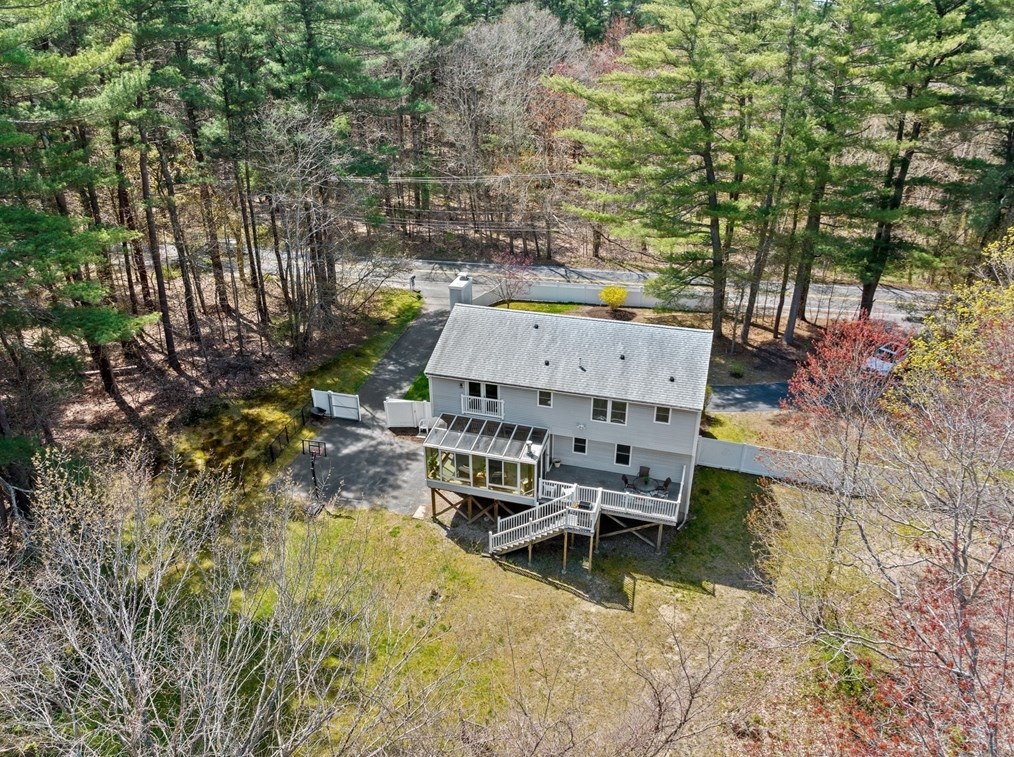 235 Pleasant St, Hanover MA  02339-1840 exterior