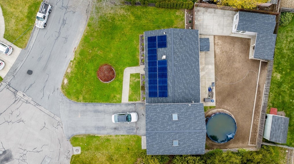 893 Pne Hl Dr, New Bedford MA 02745-1921 exterior