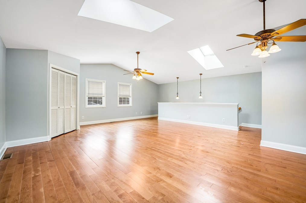 893 Pne Hl Dr, New Bedford MA 02745-1921 exterior