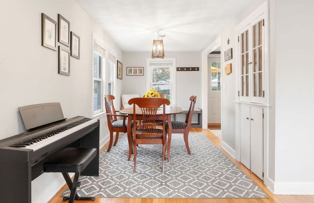 51 Forest St, Reading MA  01867-1204 exterior