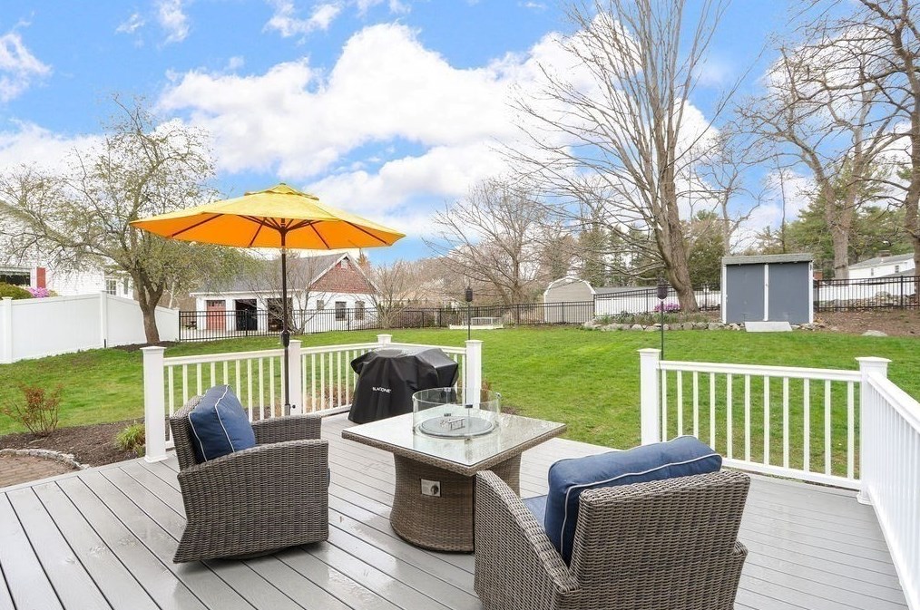 51 Forest St, Reading MA  01867-1204 exterior