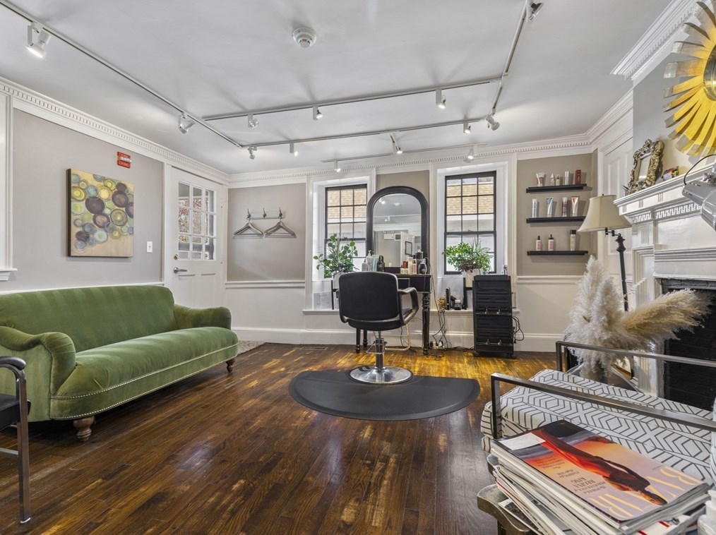 21 Eliot St, Natick MA 01760-5506 exterior