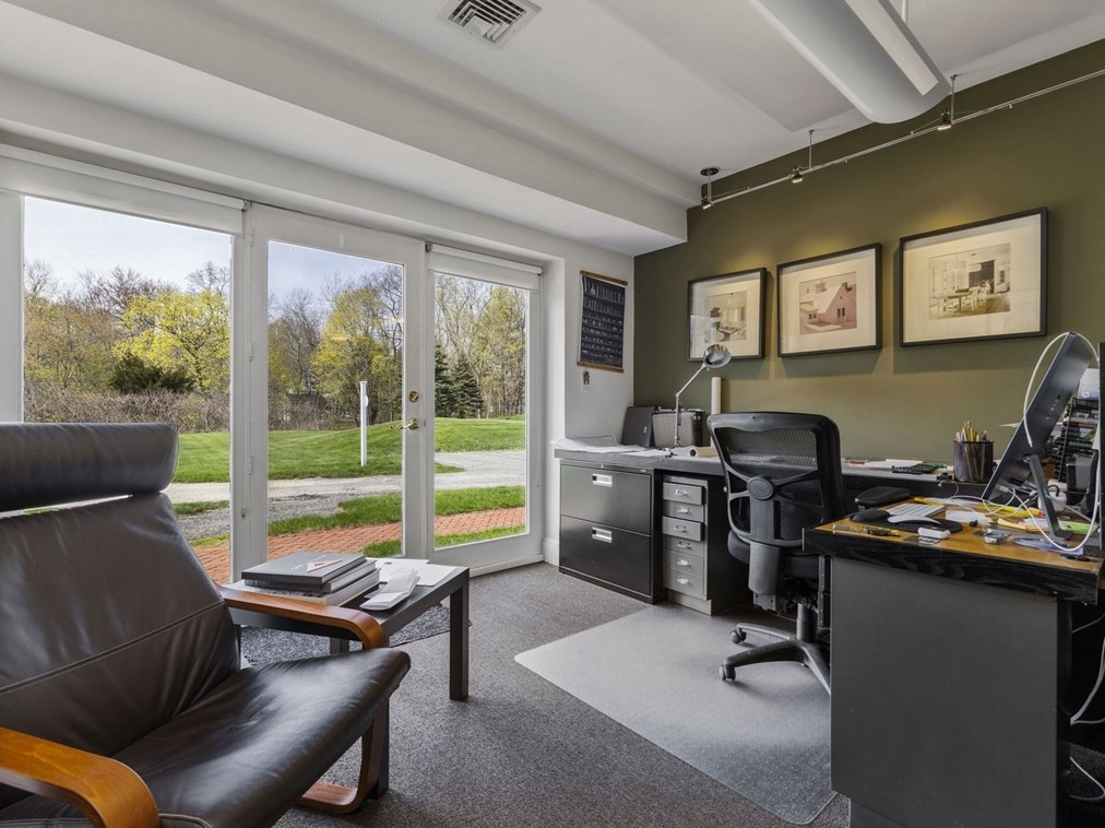 21 Eliot St, Natick MA 01760-5506 exterior