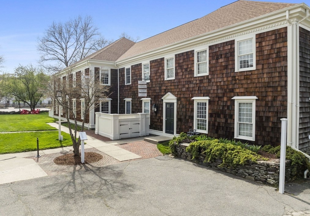 21 Eliot St, Natick MA 01760-5506 exterior