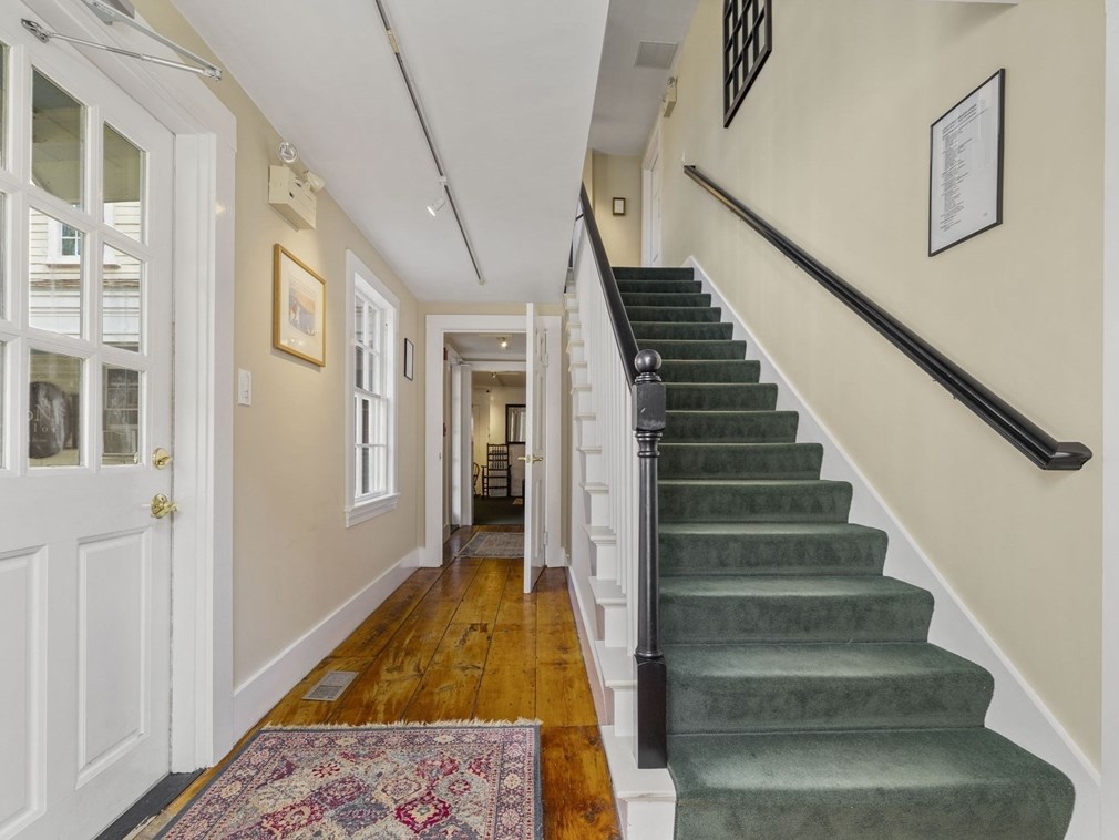 21 Eliot St, Natick MA 01760-5506 exterior