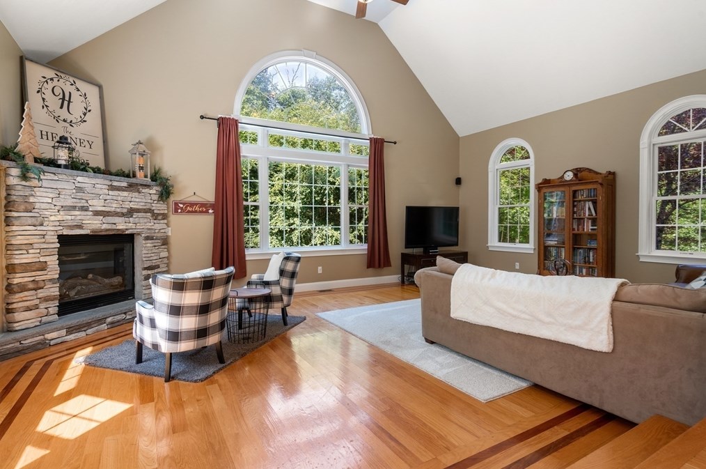 400 New Boston Rd, Sturbridge MA 01566-2322 exterior