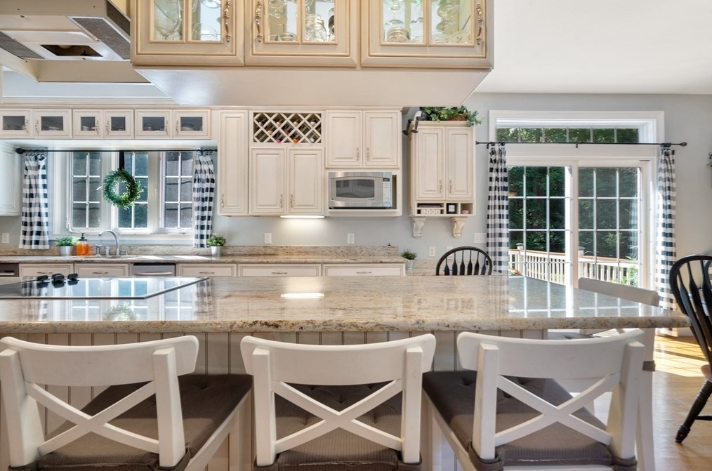 400 New Boston Rd, Sturbridge MA 01566-2322 exterior