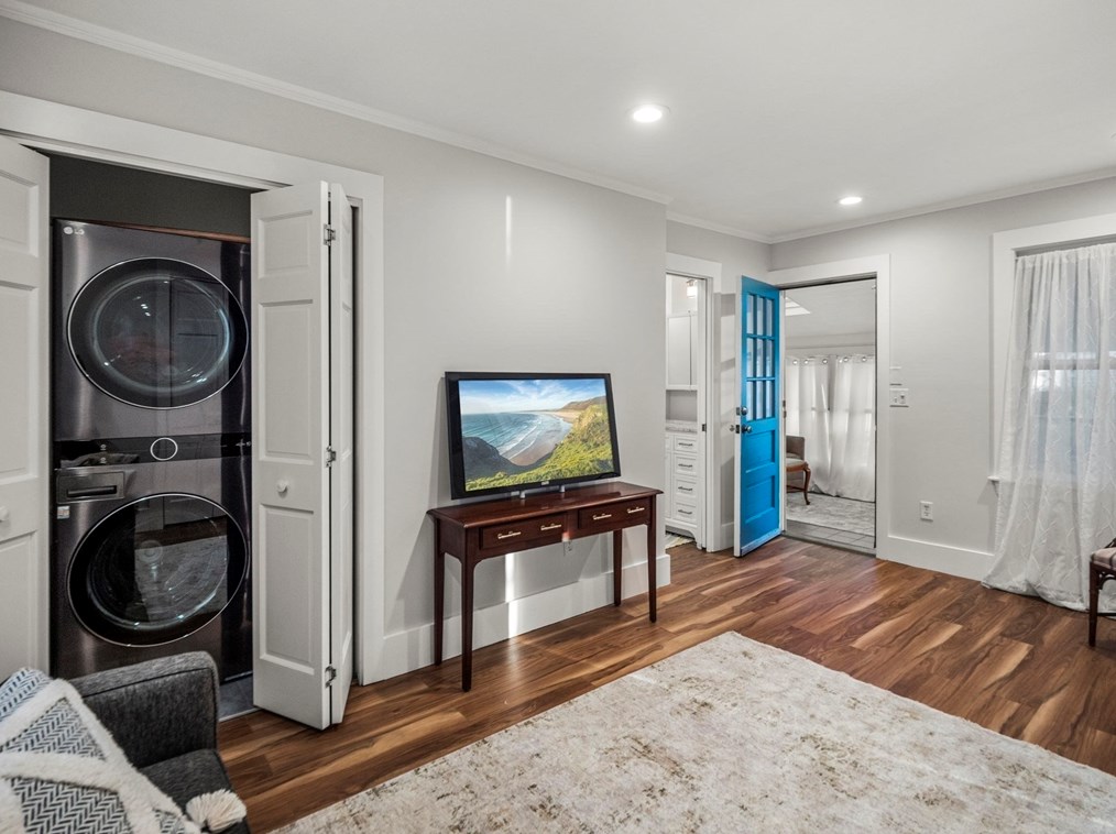 348 Main St, Groveland MA  01834-1111 exterior