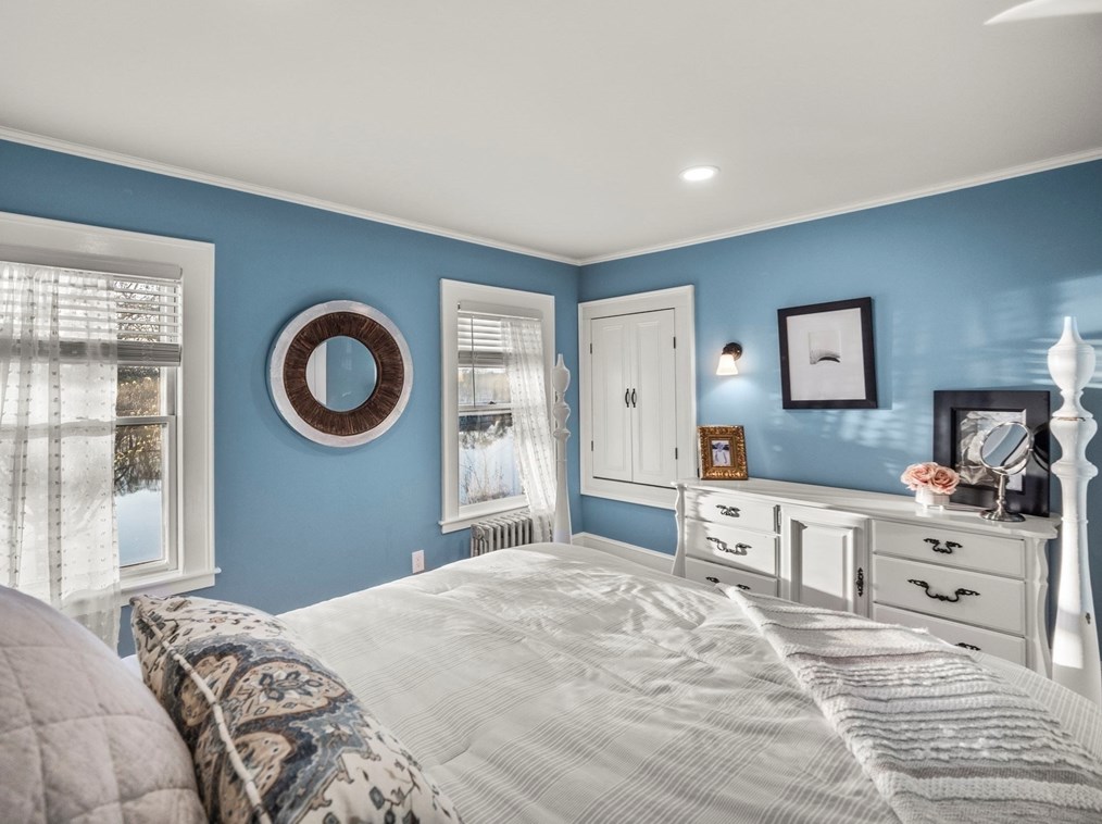 348 Main St, Groveland MA  01834-1111 exterior