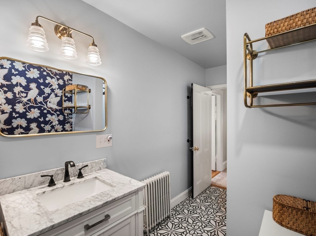 348 Main St, Groveland MA  01834-1111 exterior