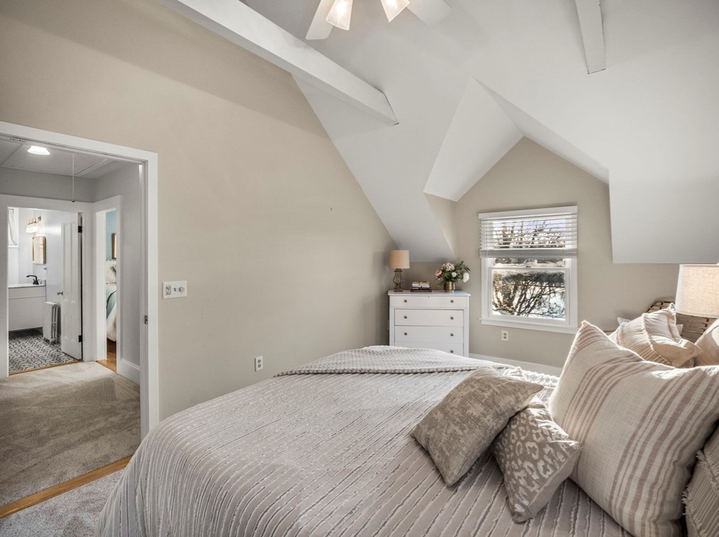 348 Main St, Groveland MA  01834-1111 exterior