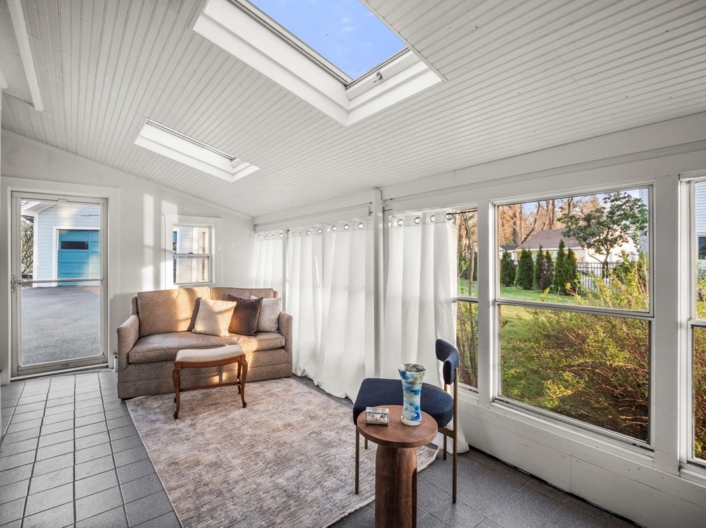 348 Main St, Groveland MA  01834-1111 exterior