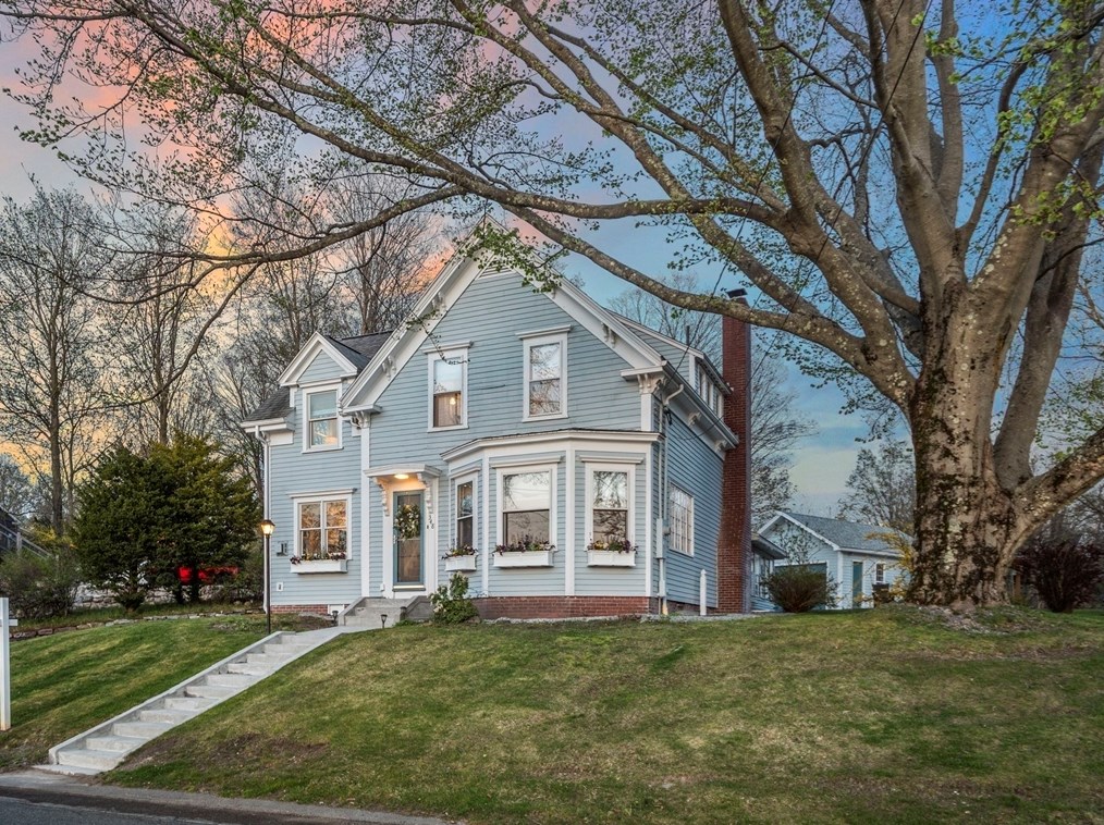 348 Main St, Groveland MA  01834-1111 exterior