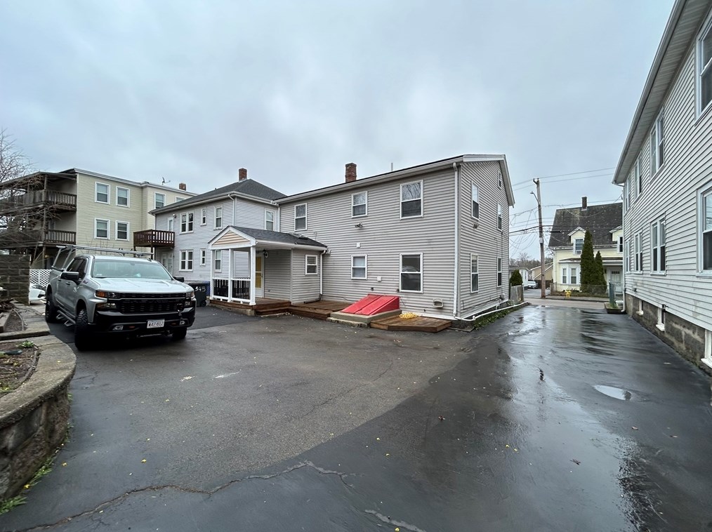 345 Granite St, Quincy MA 02169-4940 exterior