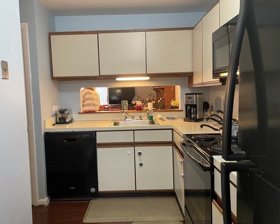 161 Highwood Dr, Franklin MA 02038-2923 exterior