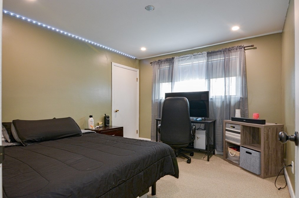 35 Worcester St, Methuen MA  01844-3257 exterior