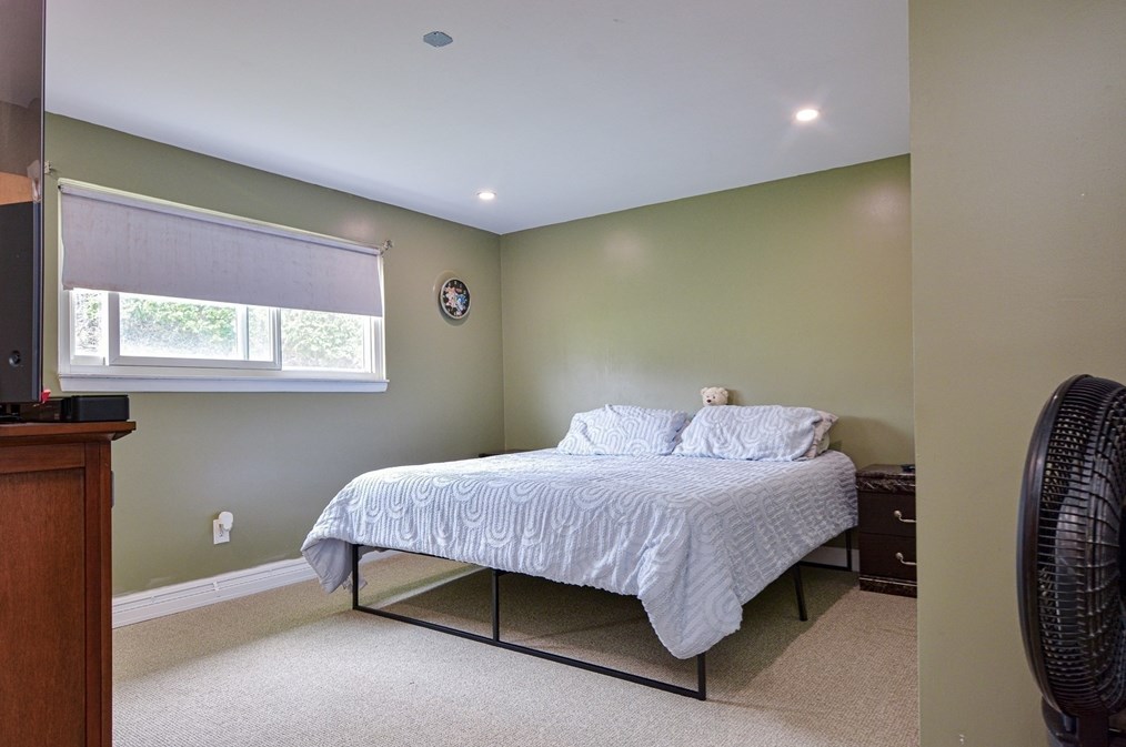 35 Worcester St, Methuen MA  01844-3257 exterior